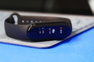 小米手環(huán)5上手體驗(yàn) 全能升級，智能手環(huán)的“水桶”旗艦